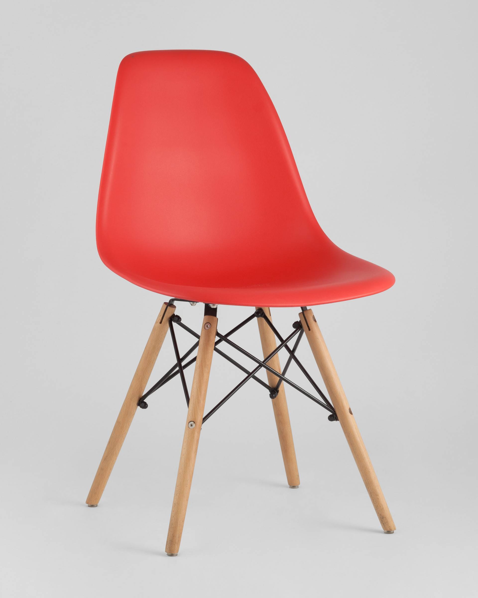 Стул Eames DSW красный из Италии