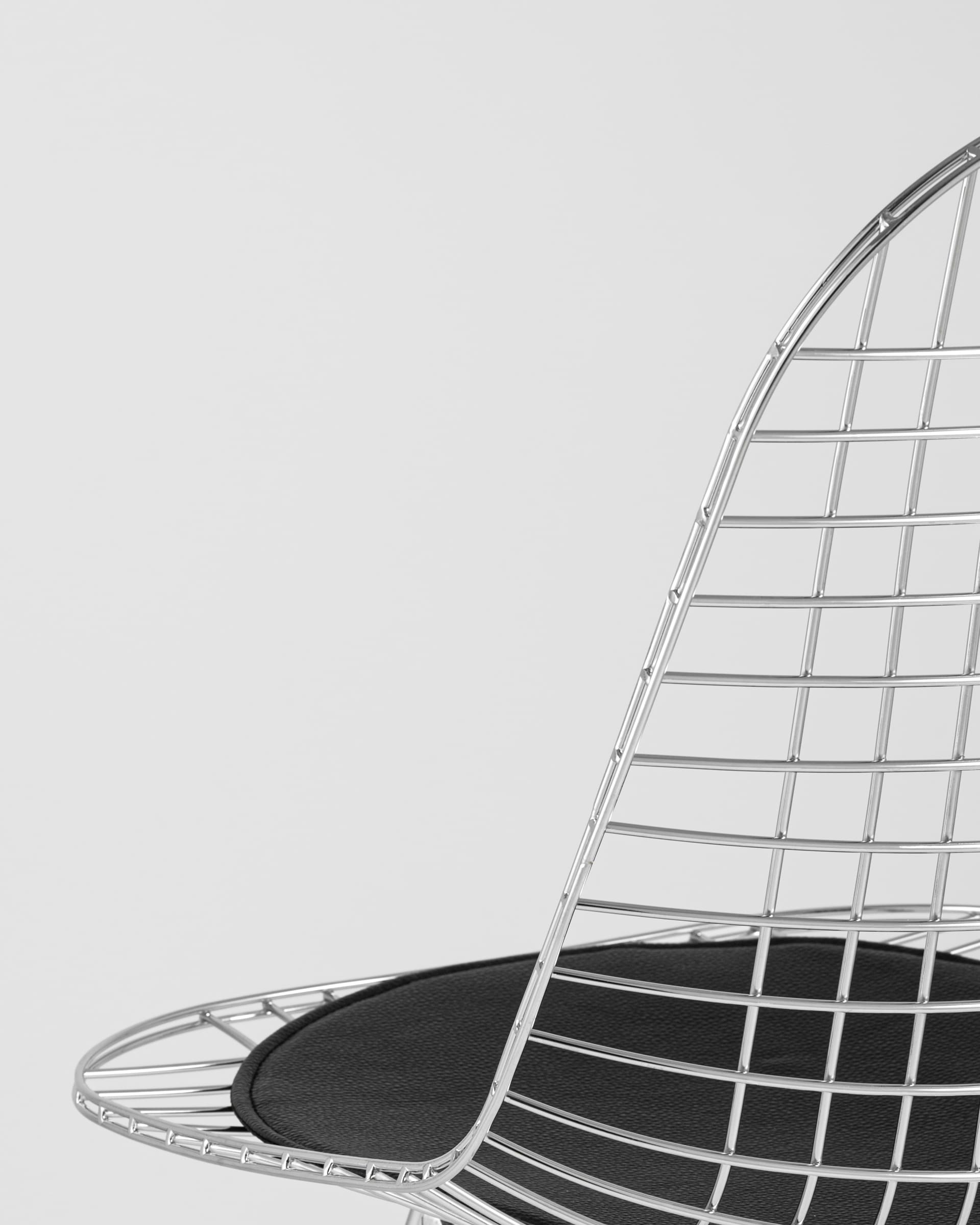 Стул обеденный Eiffel хромированный с черной подушкой из Италии