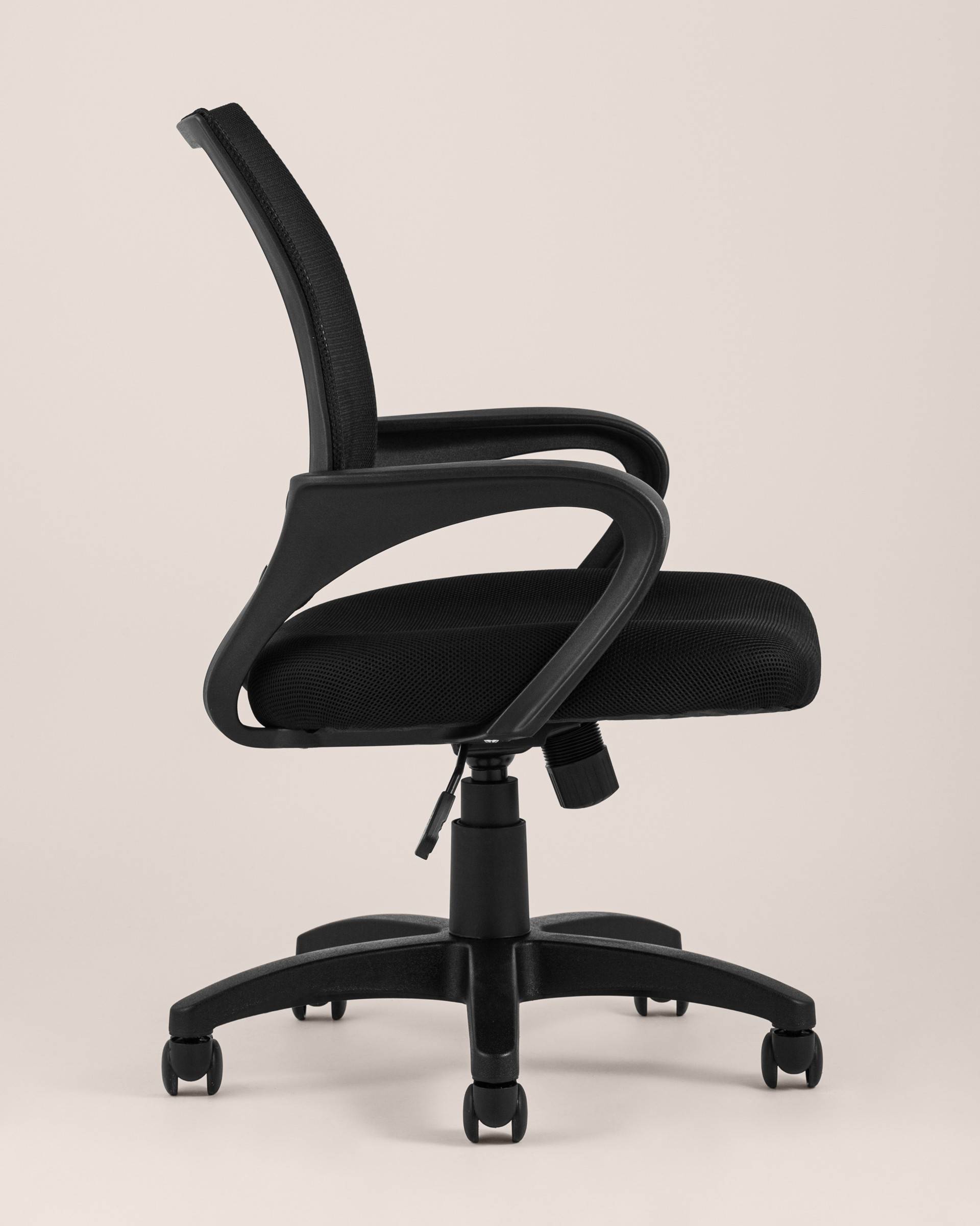 Кресло офисное TopChairs Simple черное из Италии