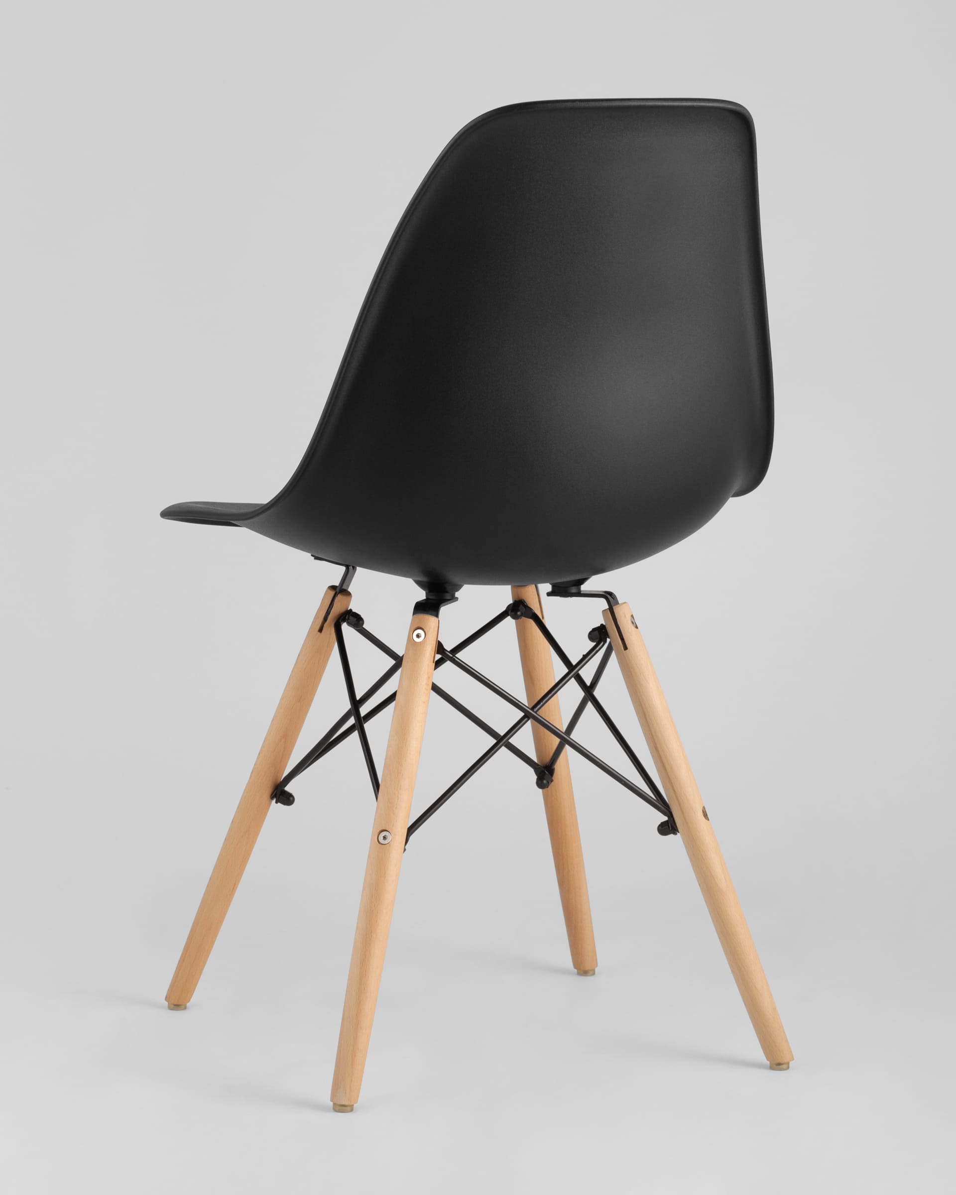 Стул Eames Style DSW черный (разборный каркас) из Италии