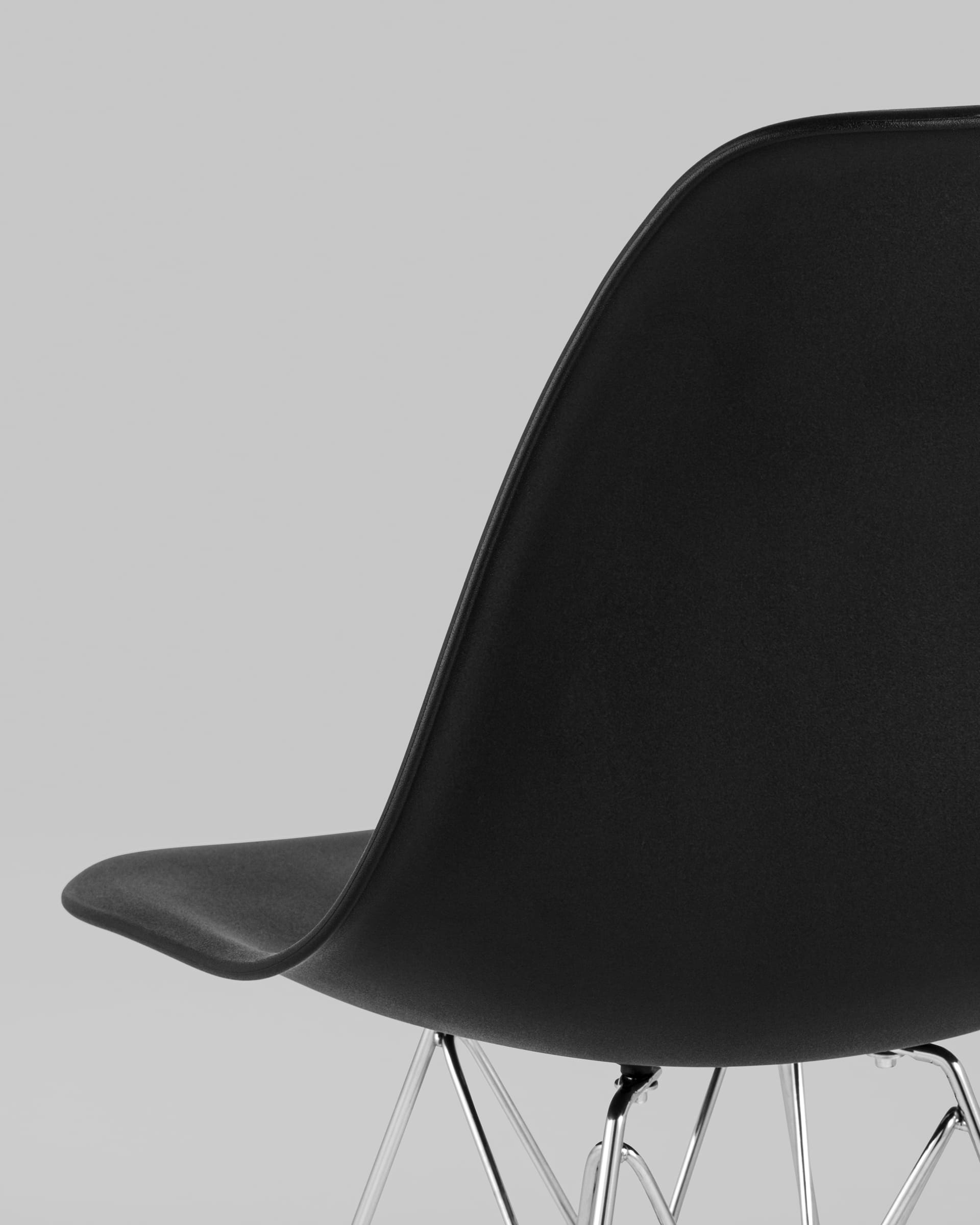 Стул Eames DSR черный из Италии