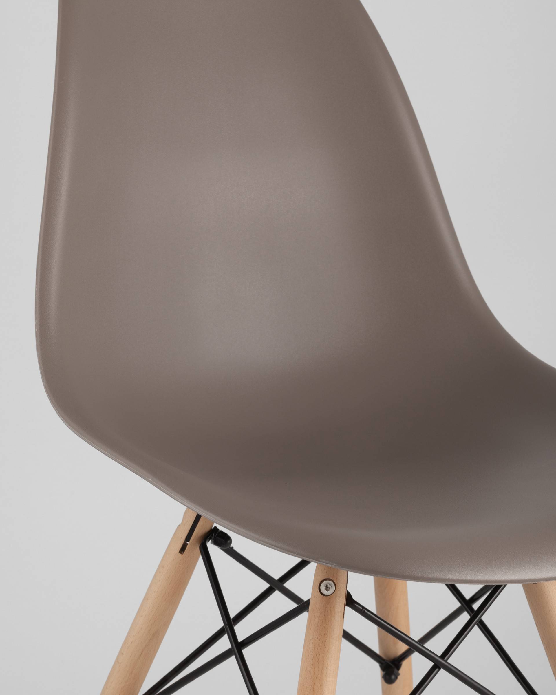 Стул Eames DSW темно-серый из Италии