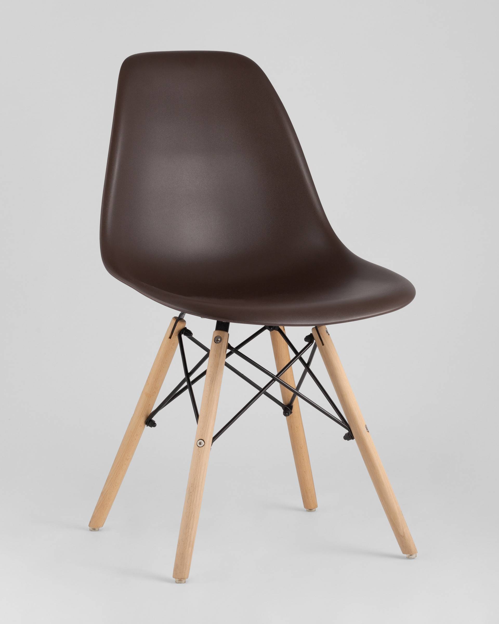 Стул Eames DSW коричневый из Италии