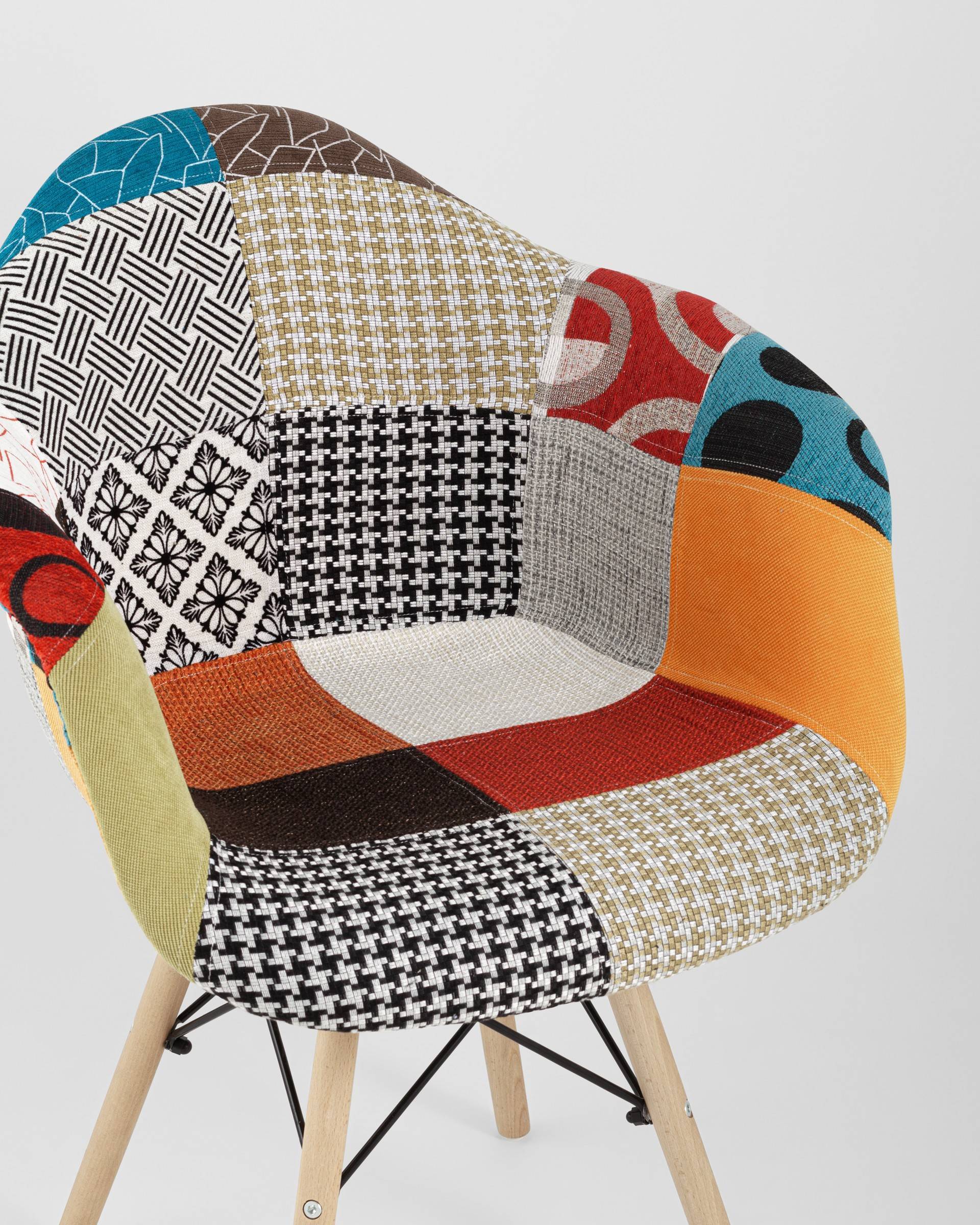 Кресло Eames DSW пэчворк из Италии