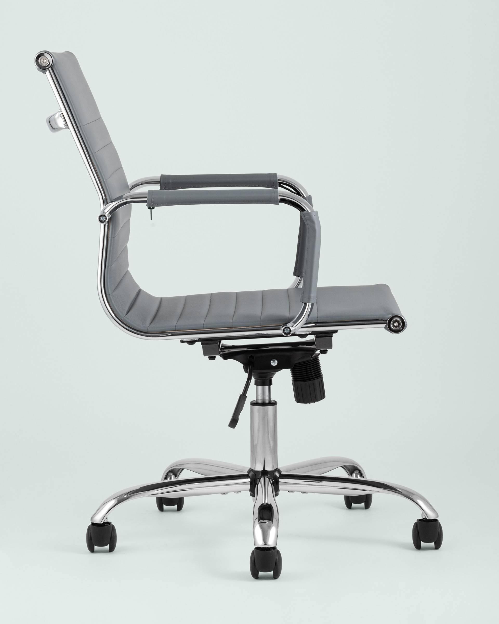 Кресло офисное TopChairs City S серое из Италии