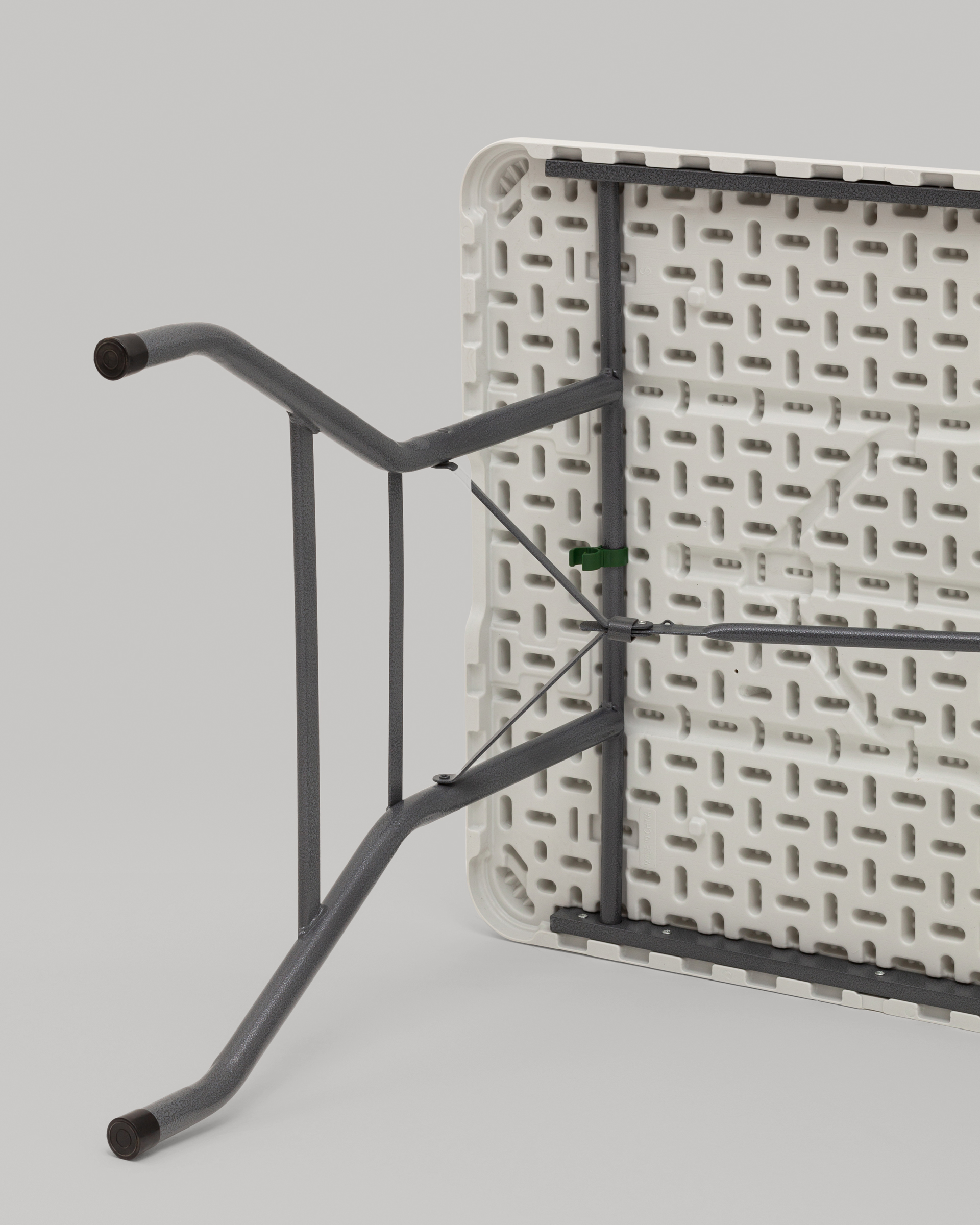 Стол складной чемодан пластиковый Кейт 180 из Италии