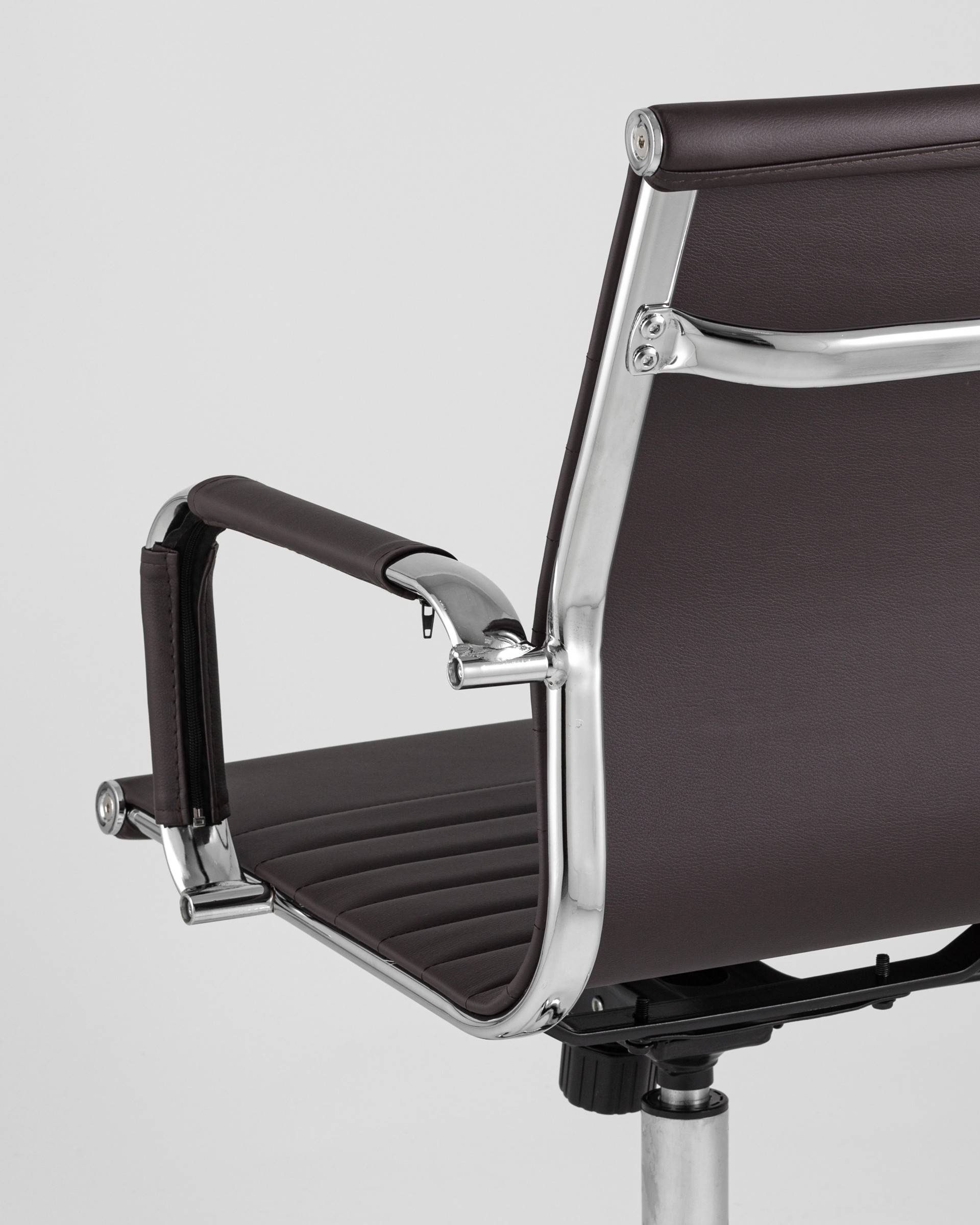 Кресло офисное TopChairs City S коричневое из Италии