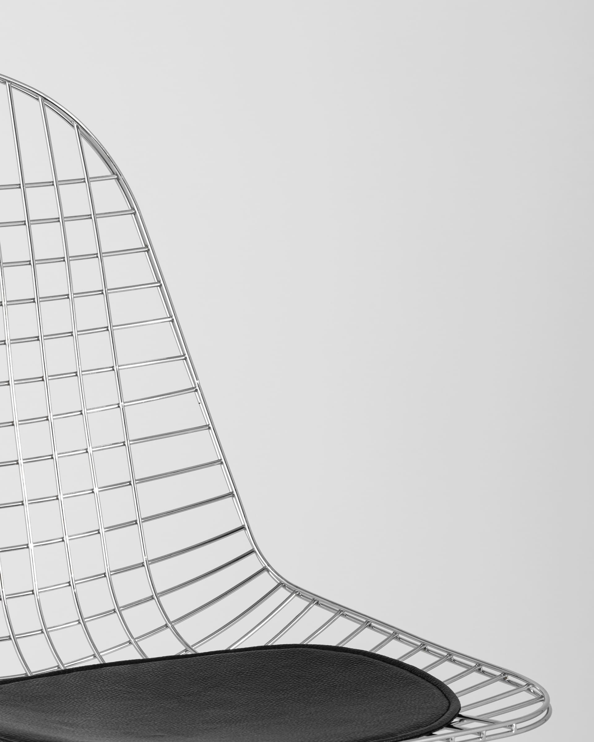 Стул обеденный Eiffel хромированный с черной подушкой из Италии