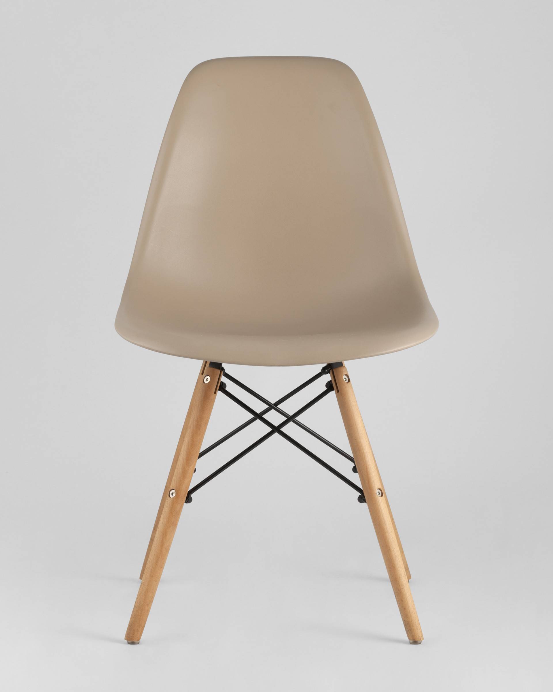 Стул Eames DSW бежевый из Италии