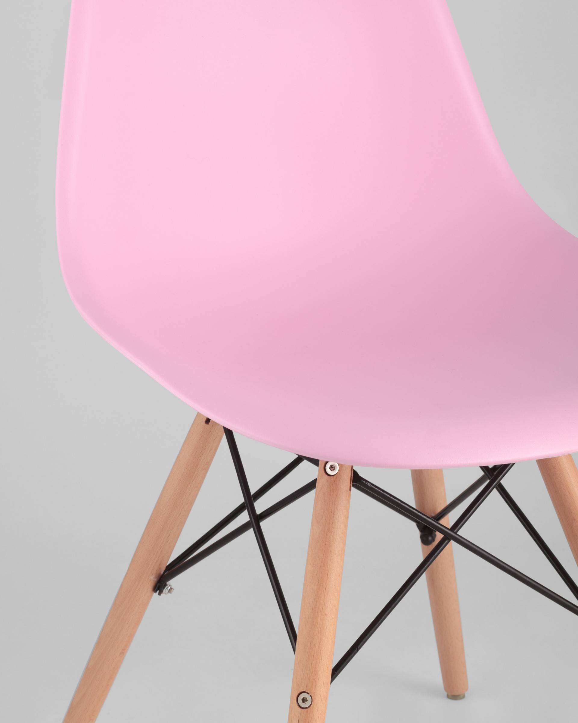 Стул Eames DSW розовый из Италии